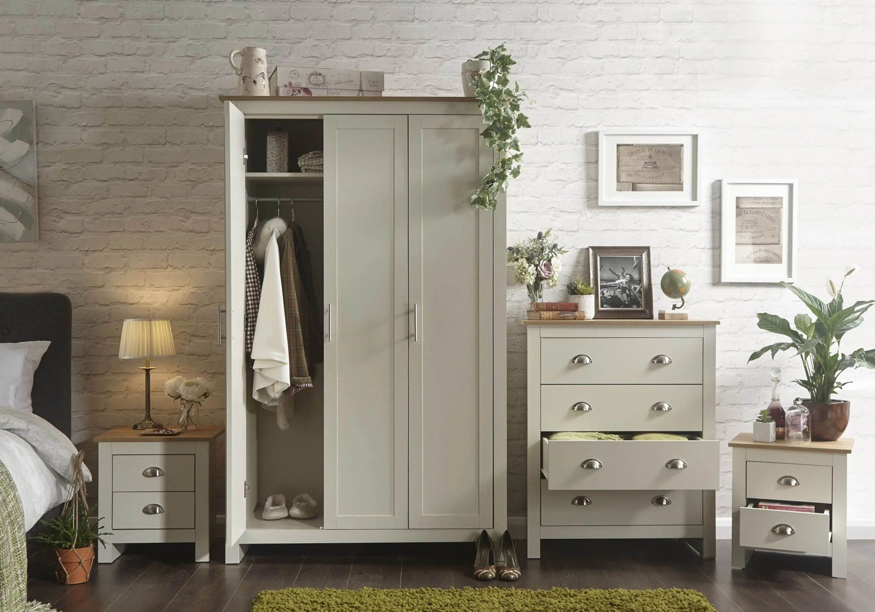 Cream bedroom furniture set